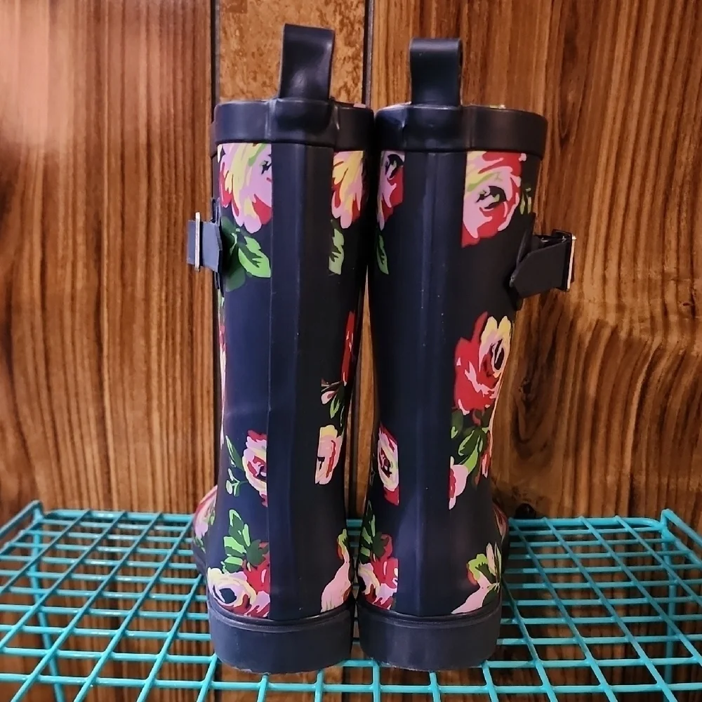 Navy Floral Rain Boots with Insulated Lining and Non-Slip Soles